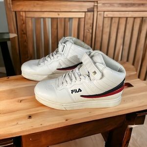 Fila tennis shoe size 4